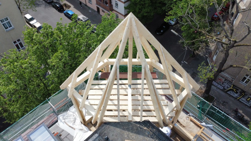 Eckdachstuhl Holzbau Peters von oben
